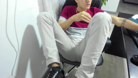 Isaac online show from 10-07-25, 02:09