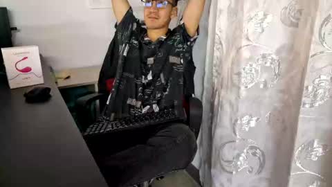 Isaac online show from 10-18-25, 03:31