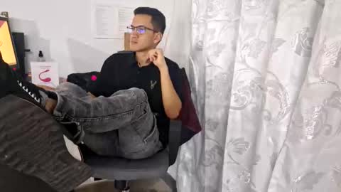 Isaac online show from 10-22-25, 04:13