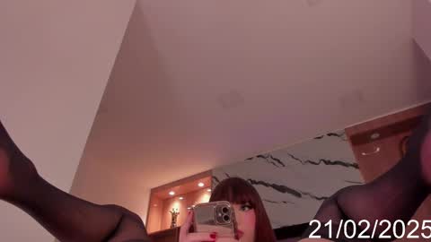 Snapshot of isabel_escorcia chatting on 02-21-25, 09:02 Isabel online show from 02-21-25, 09:02