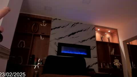 Snapshot of isabel_escorcia chatting on 02-23-25, 09:22 Isabel online show from 02-23-25, 09:22