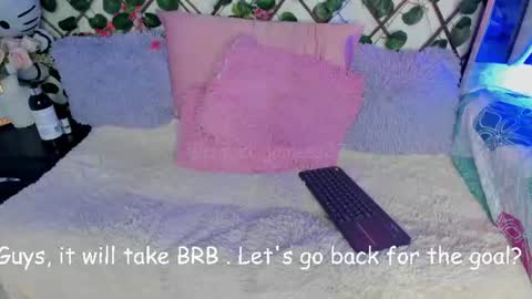 Snapshot of isabel_jamess chatting on 06-14-26, 02:24 Isa online show from 06-14-26, 02:24