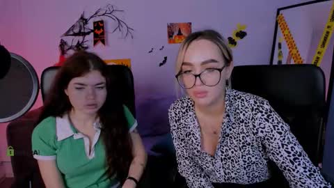 Snapshot of isabel_wave chatting on 11-04-25, 01:32 isabel online show from 11-04-25, 01:32