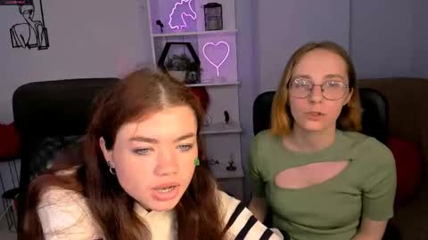 Snapshot of isabel_wave chatting on 11-10-25, 08:13 isabel online show from 11-10-25, 08:13