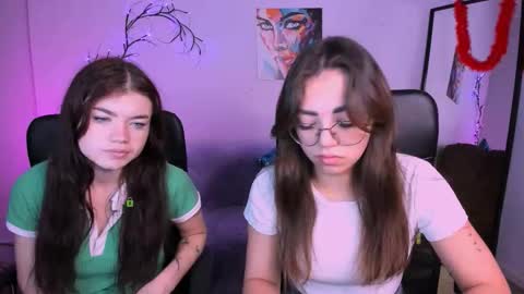 Snapshot of isabel_wave chatting on 11-17-25, 06:52 isabel online show from 11-17-25, 06:52