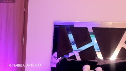 Snapshot of isabela_antonia_ chatting on 07-14-26, 10:21 online show from 07-14-26, 10:21