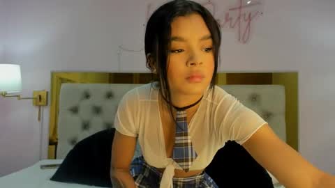 Snapshot of isabela_clark_ chatting on 02-22-26, 11:53 isabela online show from 02-22-26, 11:53