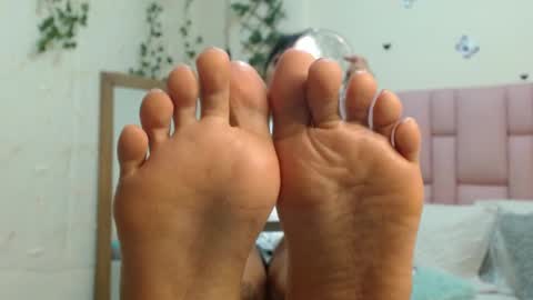 Snapshot of isabela_ferrer_ chatting on 09-25-25, 01:26 I S A online show from 09-25-25, 01:26