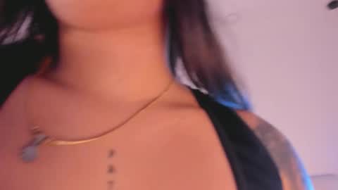 Isabela online show from 03-05-25, 12:11