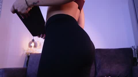Snapshot of isabela_franco_ chatting on 05-29-26, 11:41 Isabela online show from 05-29-26, 11:41