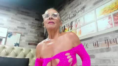 Isabela online show from 06-10-26, 08:52