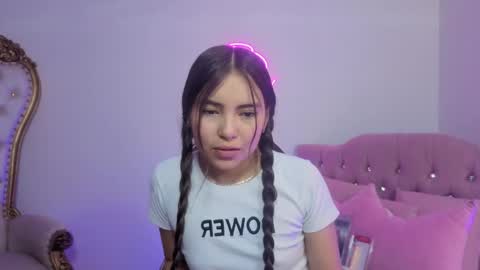 Snapshot of isabela_tay chatting on 05-15-26, 12:01 ISABELA online show from 05-15-26, 12:01