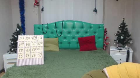 IsabelBlackberry online show from 01-12-25, 12:12