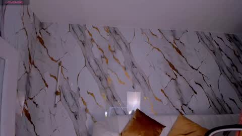 Isabel Bornner online show from 03-11-25, 06:32