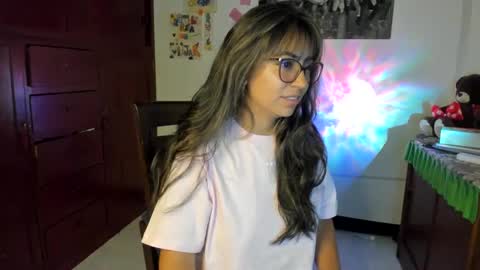 Snapshot of isabella22_1 chatting on 02-06-25, 12:43 Isabella22 1 online show from 02-06-25, 12:43