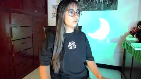 Snapshot of isabella22_1 chatting on 02-10-25, 10:51 Isabella22 1 online show from 02-10-25, 10:51