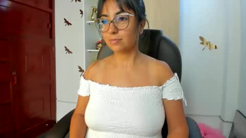 Snapshot of isabella22_1 chatting on 11-06-25, 07:15 Isabella22 1 online show from 11-06-25, 07:15