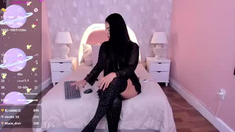 Snapshot of isabella__milf chatting on 06-10-26, 07:24 isabella__milf online show from 06-10-26, 07:24