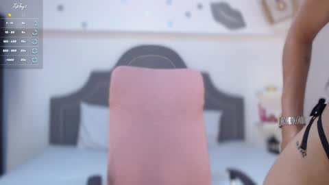 Snapshot of isabella__shine chatting on 01-07-25, 04:05 Isa online show from 01-07-25, 04:05