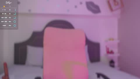 Snapshot of isabella__shine chatting on 01-22-25, 06:41 Isa online show from 01-22-25, 06:41