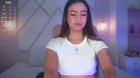 Snapshot of isabella__shine chatting on 02-04-25, 03:26 Isa online show from 02-04-25, 03:26