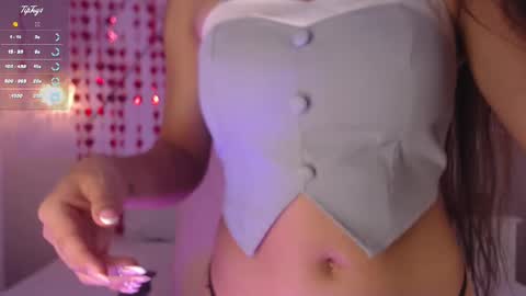 Snapshot of isabella__shine chatting on 02-18-25, 03:32 Isa online show from 02-18-25, 03:32