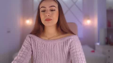 Snapshot of isabella__shine chatting on 09-19-25, 02:51 Isa online show from 09-19-25, 02:51