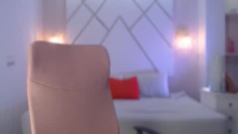 Snapshot of isabella__shine chatting on 10-07-25, 04:04 Isa online show from 10-07-25, 04:04