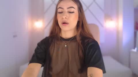 Snapshot of isabella__shine chatting on 10-14-25, 03:46 Isa online show from 10-14-25, 03:46