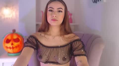 Snapshot of isabella__shine chatting on 10-24-25, 03:08 Isa online show from 10-24-25, 03:08