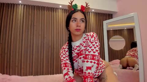 Isabella Cooper online show from 12-31-24, 12:15