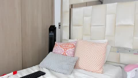 isabella_gomez11 online show from 02-13-25, 09:17