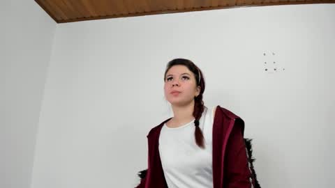 isabella_jaramillo online show from 10-30-25, 12:17