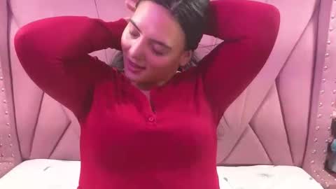Snapshot of isabella_mora_ chatting on 05-21-26, 03:35 Isabella online show from 05-21-26, 03:35