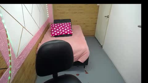 isabella_roseee online show from 10-03-25, 08:39