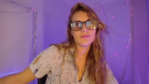 Isabella Rros online show from 12-13-25, 07:53