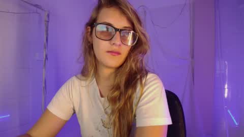 Isabella Rros online show from 12-23-25, 12:08