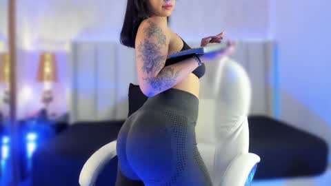 Snapshot of isabella_santamaria chatting on 12-04-24, 09:35 Isa online show from 12-04-24, 09:35