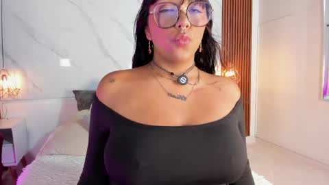 isabella zc online show from 04-29-26, 02:32