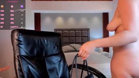 Isabella  Everyday From 0530 to 1430 Col Time online show from 03-11-25, 07:14