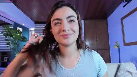 Isabella  Everyday From 0530 to 1430 Col Time online show from 10-25-25, 11:29