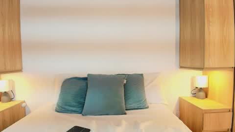 Isabella  online show from 11-15-25, 02:24