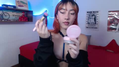 Snapshot of isabellakoff chatting on 11-25-25, 12:05 Tati - online show from 11-25-25, 12:05