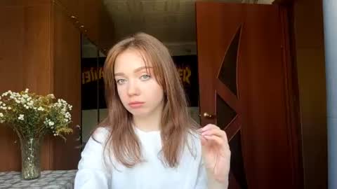 Snapshot of isabellaloftus chatting on 07-26-26, 07:26 Lusy online show from 07-26-26, 07:26