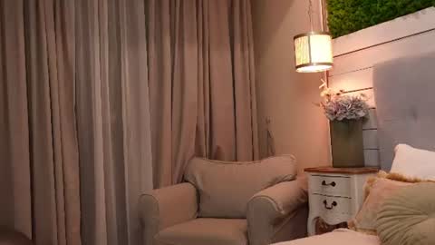 Snapshot of isabellamyst chatting on 06-11-26, 12:32 IsabellaMyst online show from 06-11-26, 12:32
