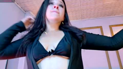 Isabella online show from 05-27-26, 03:36