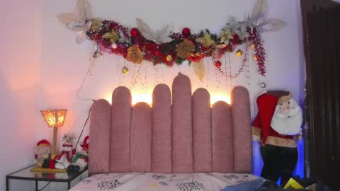 Snapshot of isabellas_smith chatting on 12-21-24, 09:15 Martina IG martissmith01 online show from 12-21-24, 09:15