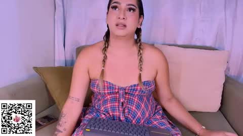 Snapshot of isabellas_smith chatting on 09-12-25, 07:30 Martina IG martissmith01 online show from 09-12-25, 07:30