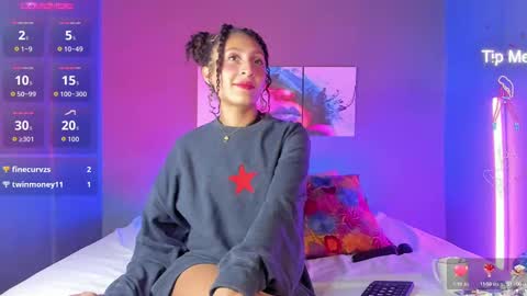 Snapshot of isabellaspencer chatting on 10-16-25, 10:33 Isabella online show from 10-16-25, 10:33