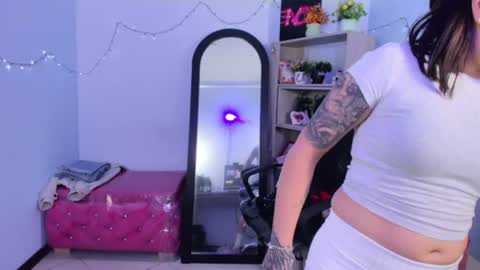 isebella online show from 07-15-26, 12:54